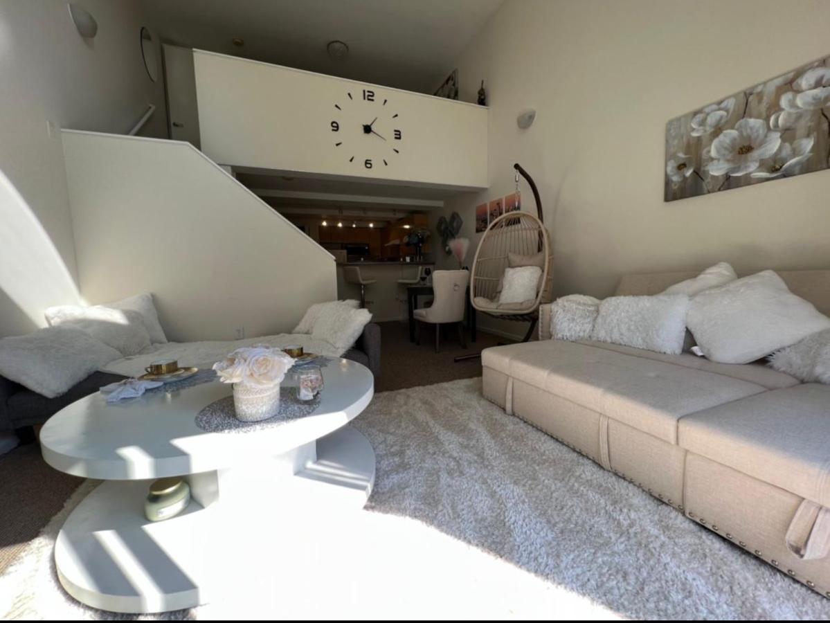 Cozy Downtown Condo Retreat With Space Needle View Seattle Exterior foto